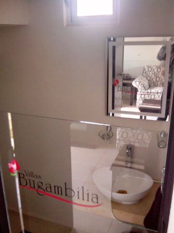 MEDIO BAÑO